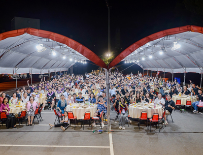 The Blessing Banquet Beneath the Flame Trees — A Farewell to Youth(Open new window)