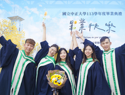 中正首位雙聯博士生畢業　金鐘導演唐福睿回校獻祝福(另開新視窗)